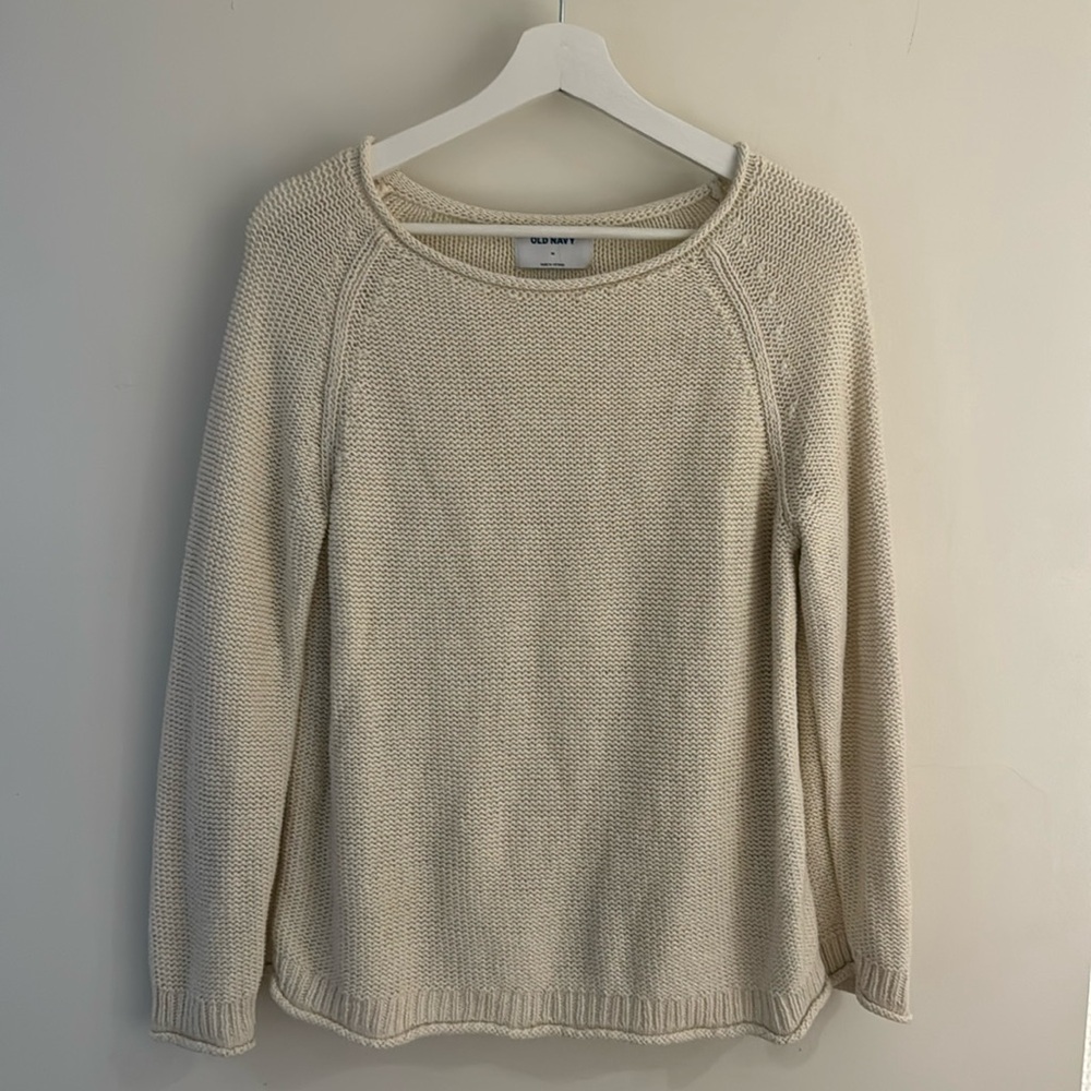 White knit lightweight sweater